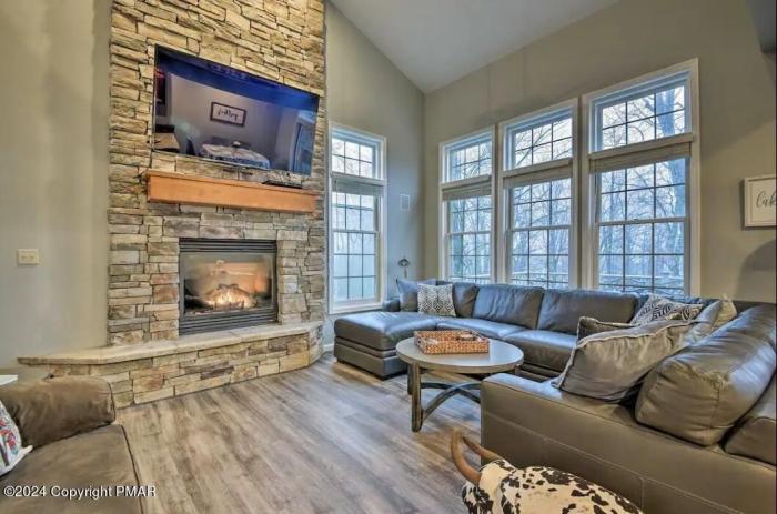 Lake harmony homes for sale
