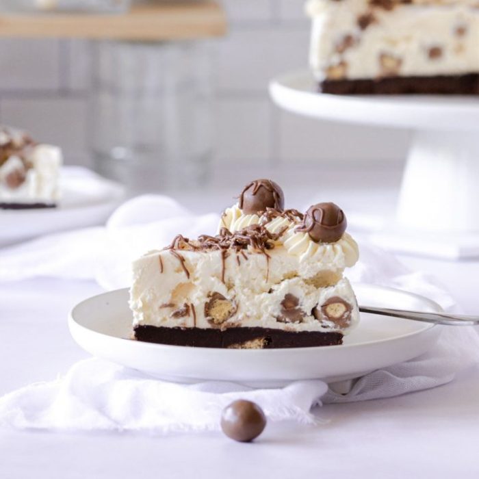 No-Bake Twix Cheesecake Recipe A Delicious Treat No-Bake Twix Cheesecake Recipe A Delicious Treat